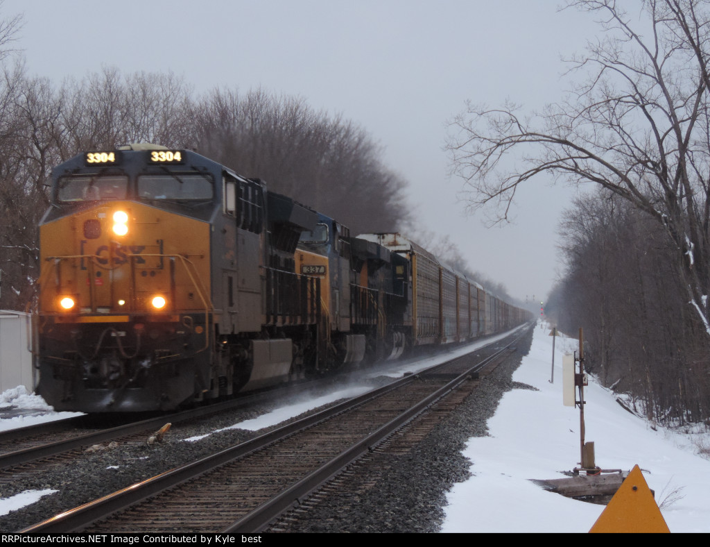 CSX 3304 on M205